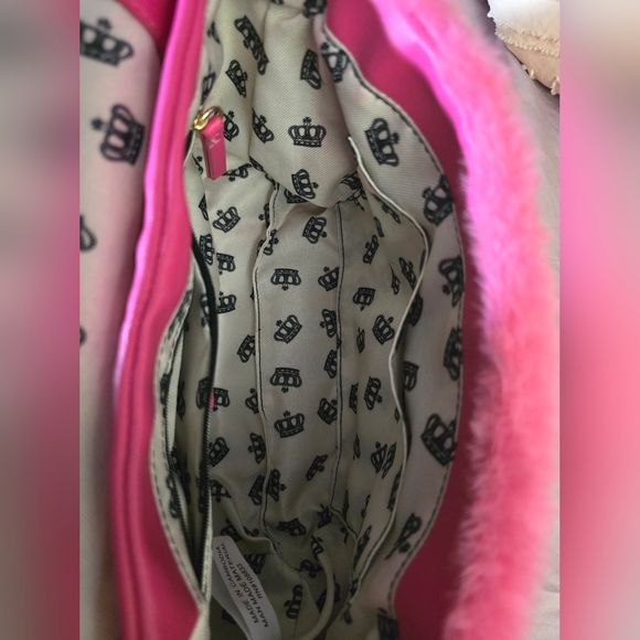 Juicy Couture's Plush "Love On Top" Crossbody Shoulder Bag-NWOT - Picture 10 of 11